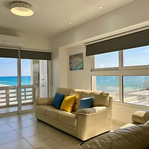 https://beachhouse.protaras-cy-hotels.com
